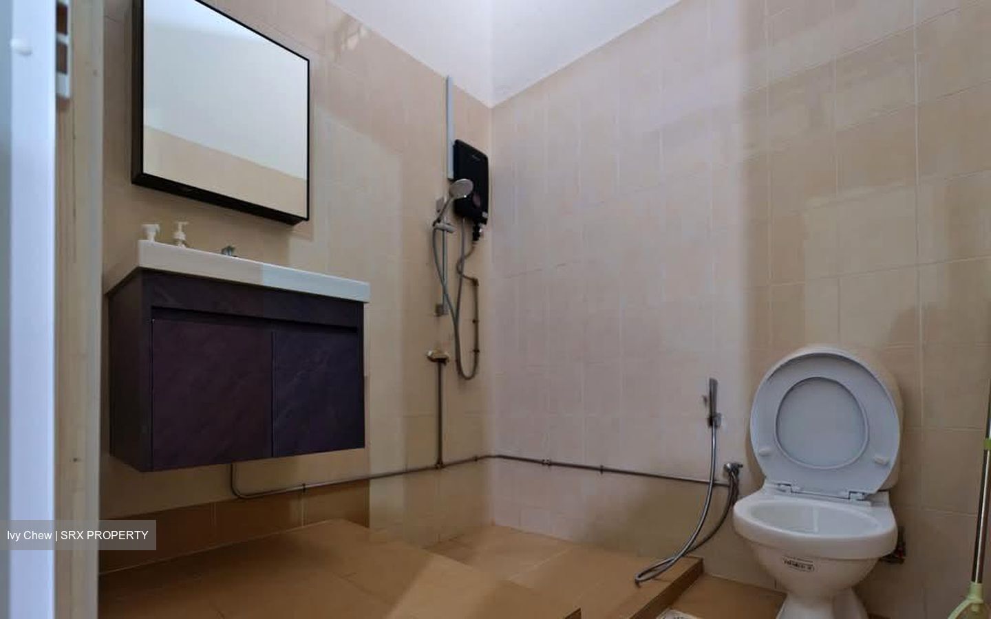 Bedok Ria (D16), Terrace #581602561